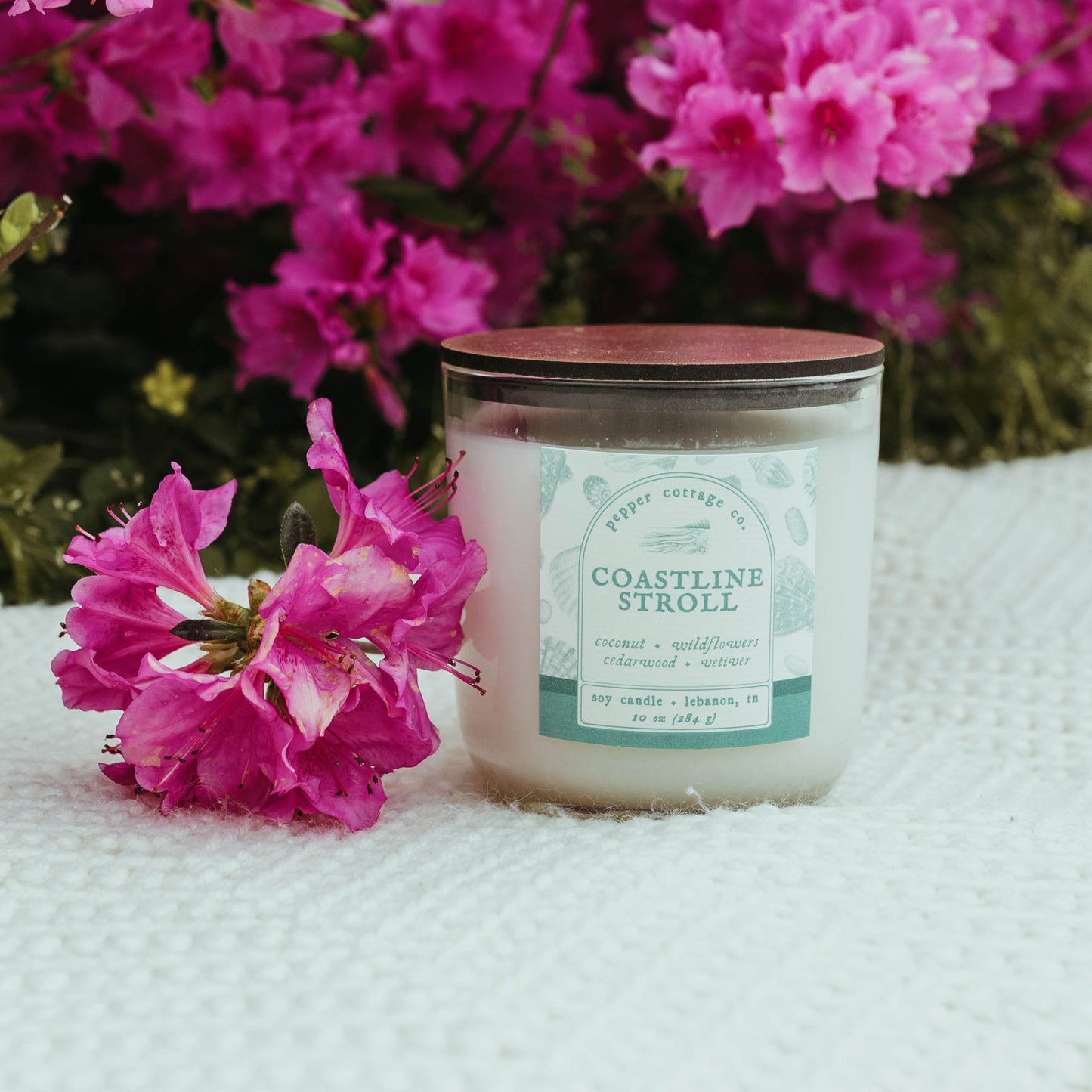 Coastline Stroll 10 oz Jar - Coconut, Wildflowers, Vetiver, Cedarwood