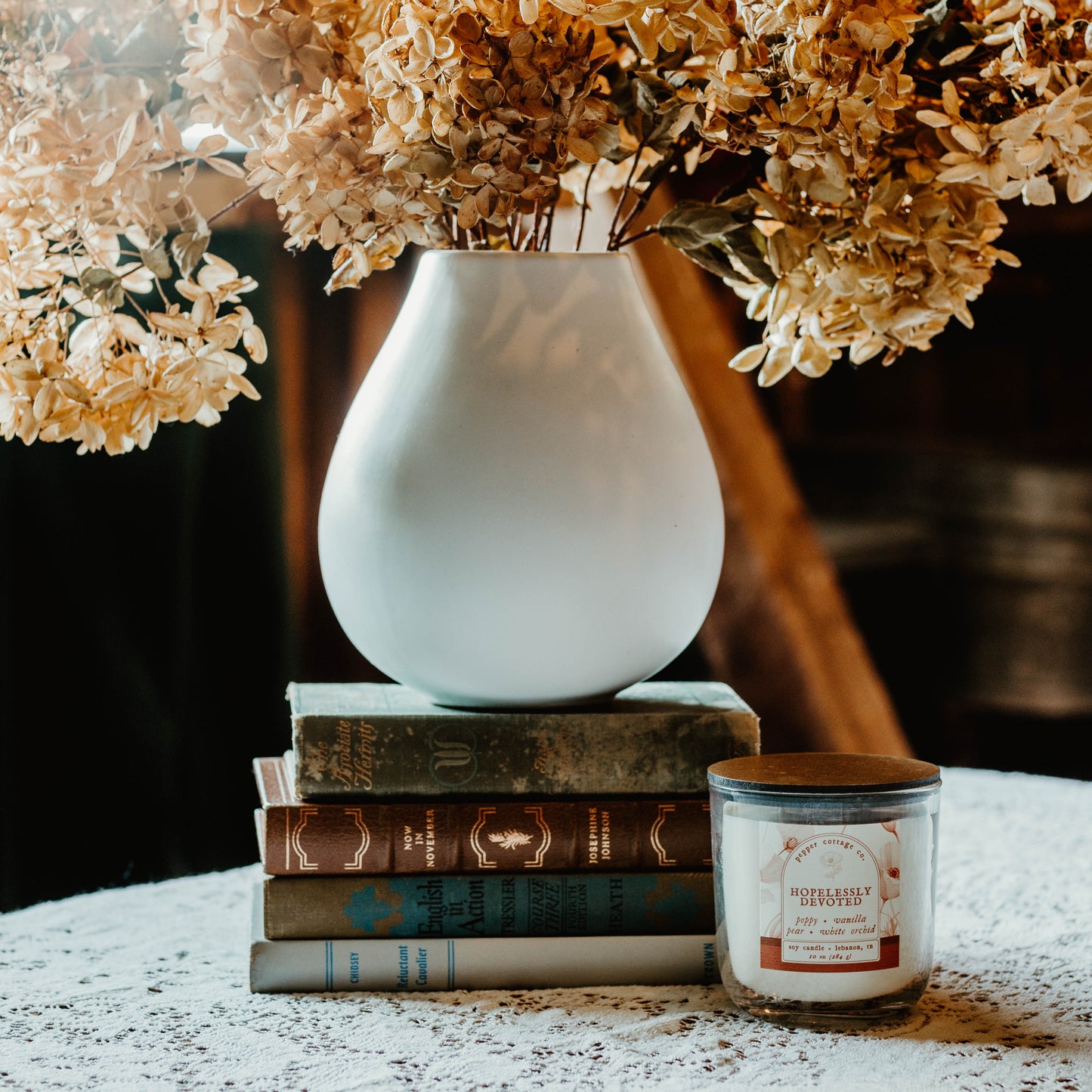 Hopelessly Devoted 10 oz Jar - Poppy, Pear, Orchid, & Vanilla