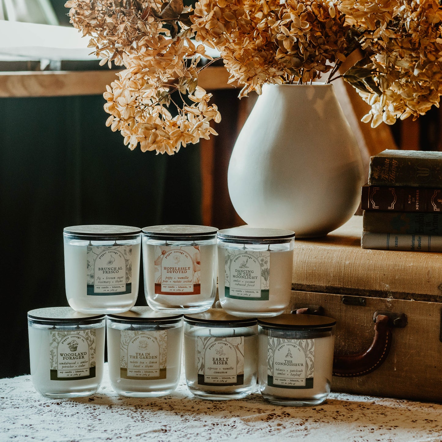 The Connoisseur 10 oz Jar - Tobacco, Patchouli, Amber, & Bayleaf