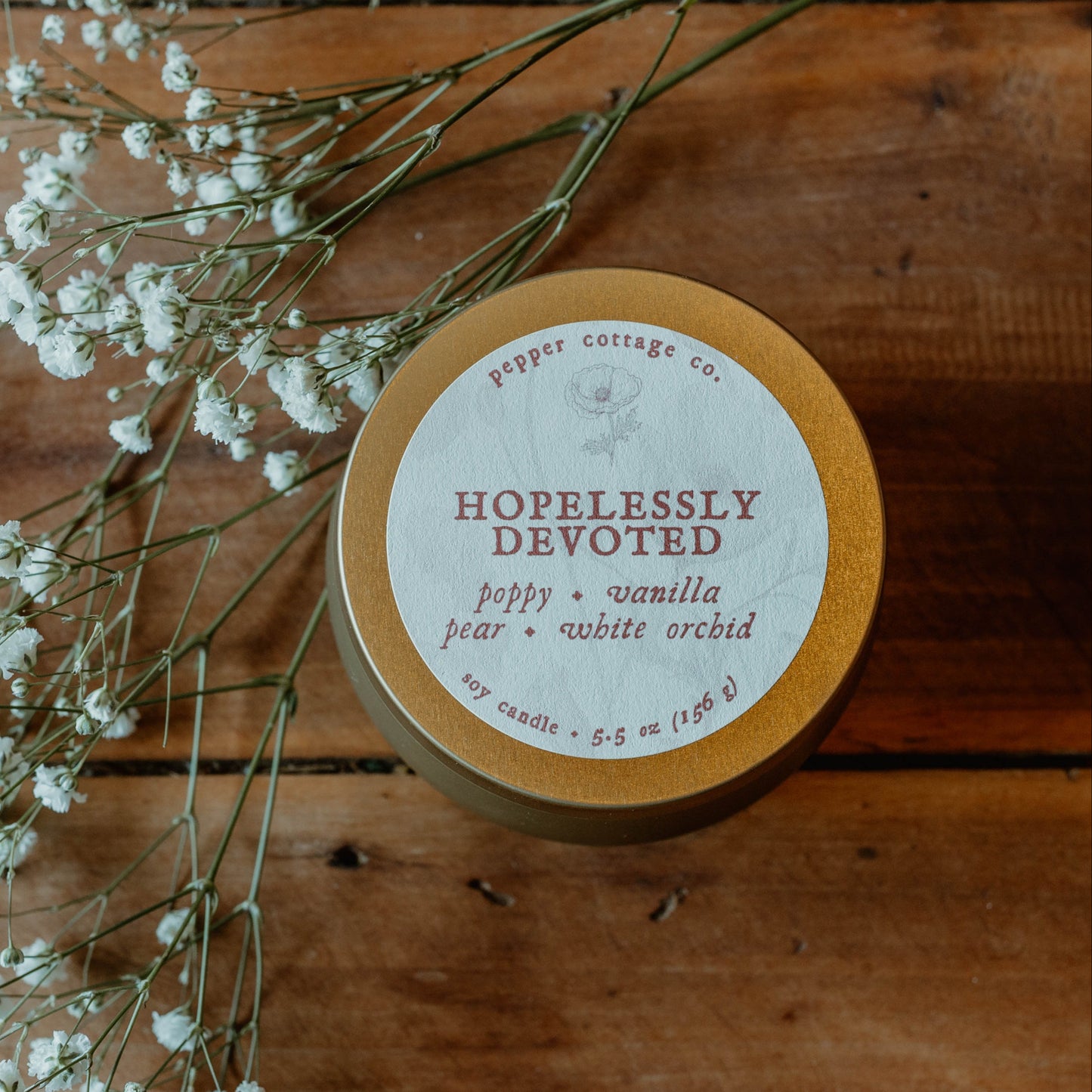Hopelessly Devoted 5.5 oz Tin - Poppy, Pear, Orchid, & Vanilla