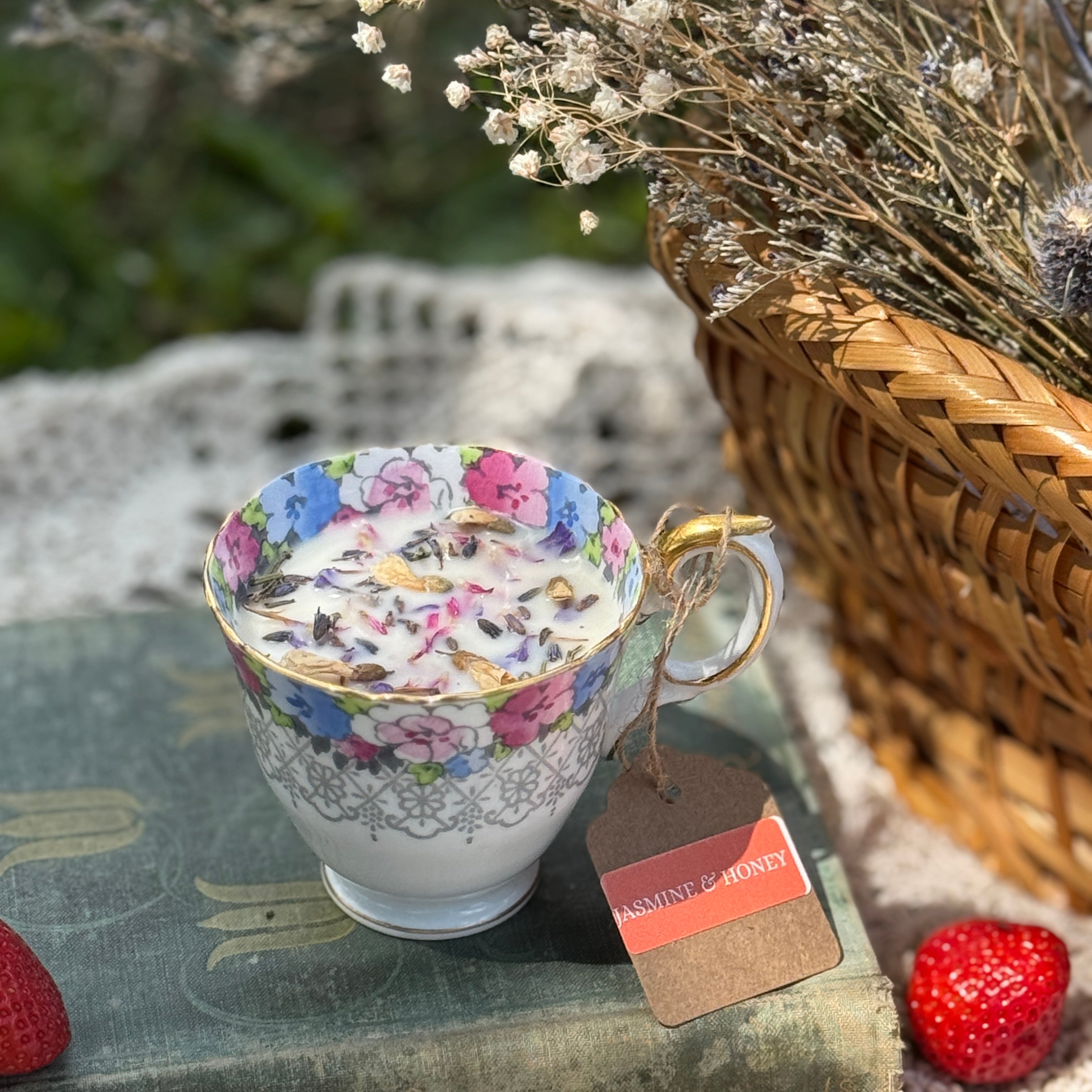 Botanical Vintage Tea Cup Candles (WICKLESS) | Jasmine & Honey or Yuzu Blossom Scented | Mother’s Day Tea Cup Candles