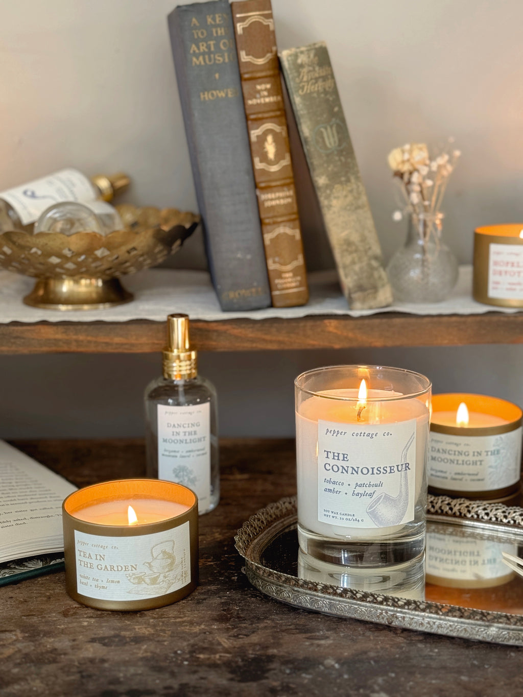 The Connoisseur 10 oz Jar - Tobacco, Patchouli, Amber, & Bayleaf